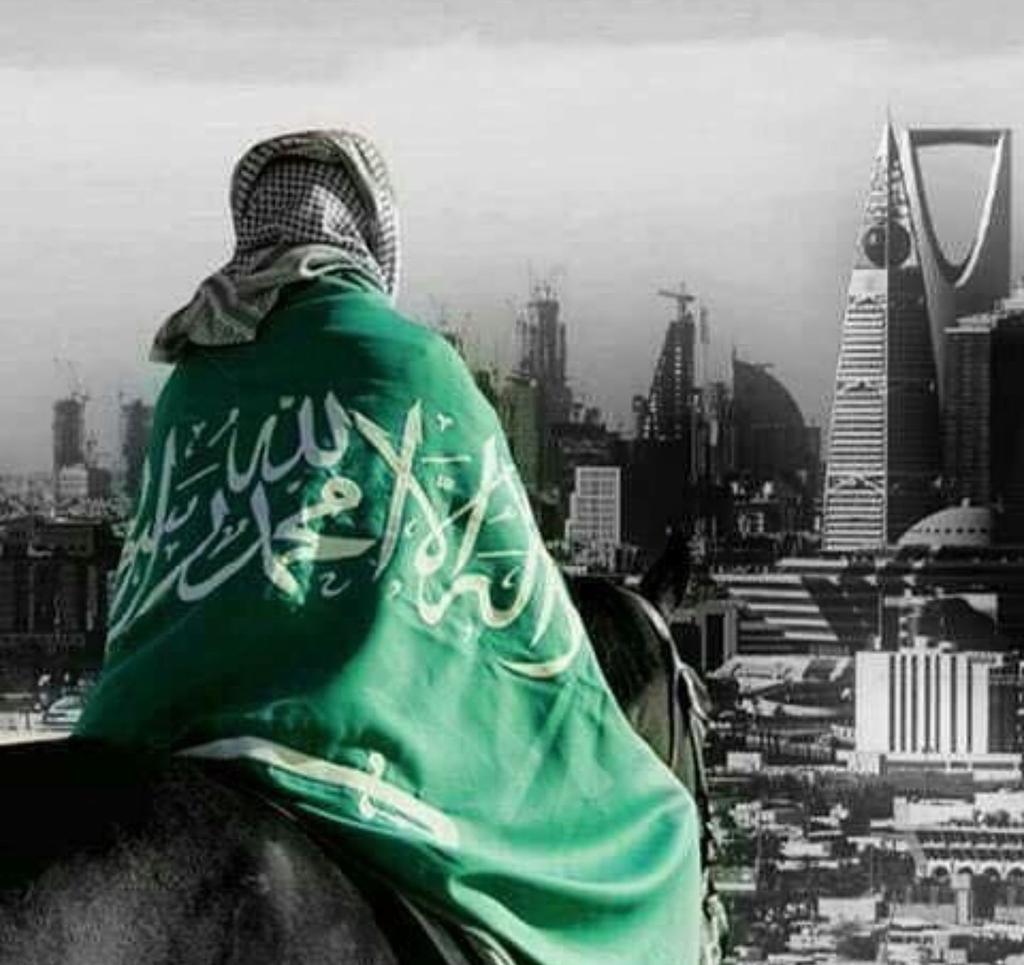 221__1's tweet photo. #اليوم_الوطني
كيف أفرح ياوطن وأنا حزين
كيف أرقص وألبس ألوان العلم
عاطلٍ في ديرتي والله يعين
والموظف من ديونه ماسلم https://t.co/HMjaCcY9rD