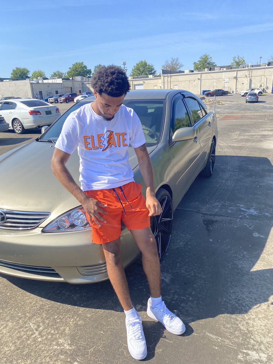 ES1JayHawk's tweet photo. ELEVATE My Apparel 🚀 https://t.co/DfOxrOYH9v