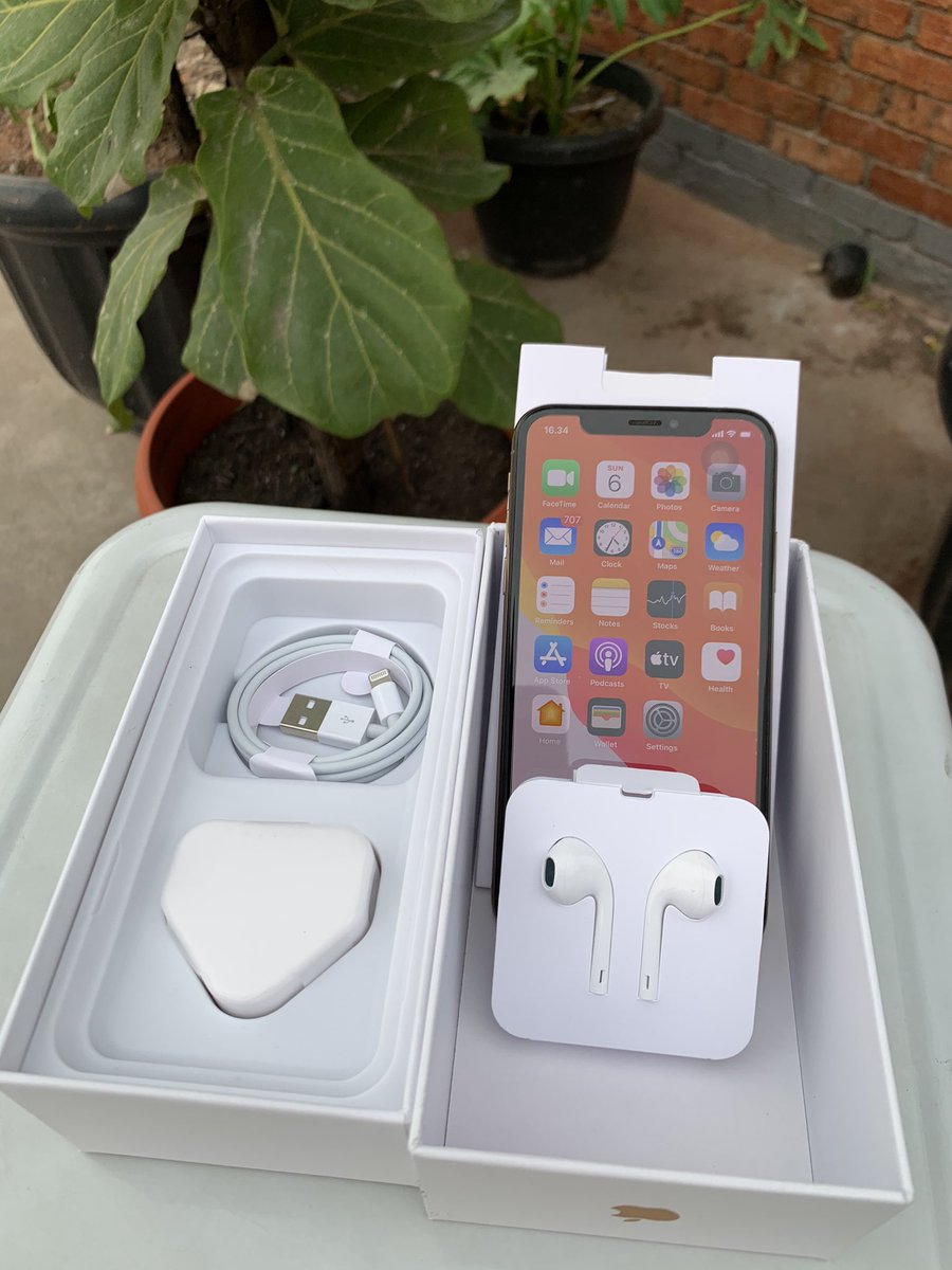 fadelzvr's tweet photo. 💰PRELOVED IPHONE XS 256GB GOLD💰
✅Good condition 100%
✅iCloud aman
✅Kelengkapan fullset original
✅Ex Garansi Internasional Australia
✅Sparepart original belum pernah service

❌Face ID error

Harga 8,2jt nego

#jualiphone #iphonepreloved #iphonexs #prelovedstuff #jualbeli https://t.co/cZzQyQubP4