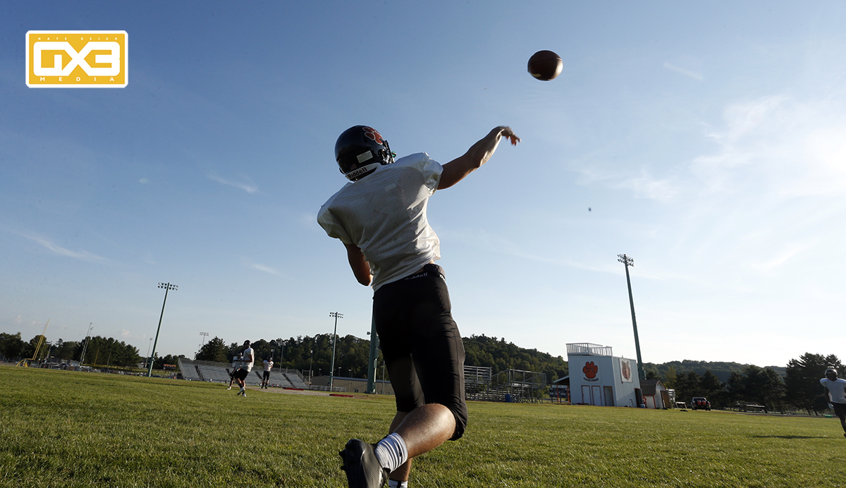 TravisBOUND's tweet photo. ALERT, ALERT, ALERT. THERE ARE HIGH SCHOOL FOOTBALL PRACTICES TODAY. I REPEAT, THERE ARE HIGH SCHOOL FOOTBALL PRACTICES TODAY. #wisfb https://t.co/fGpVNPwmNj