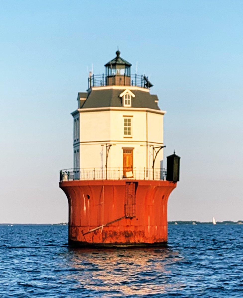 Baltimore Lighthouse tweet media