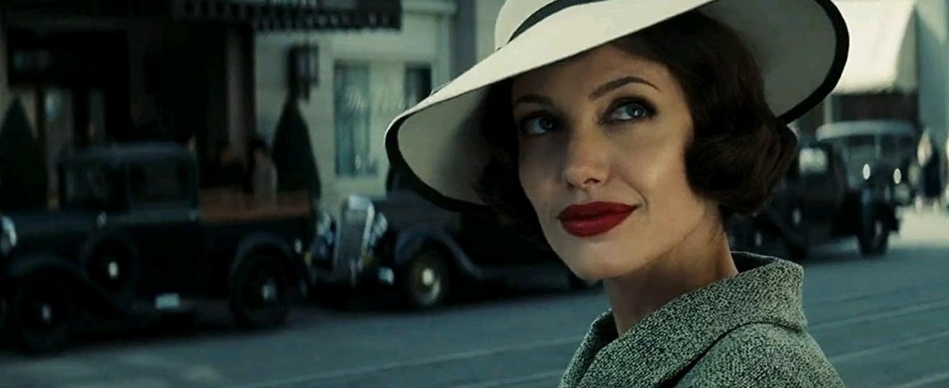 Tasnimanimanima's tweet photo. Angelina Jolie in Changeling (2008) dir. Clint Eastwood. https://t.co/jkcGNEk4JY