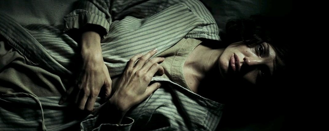 Tasnimanimanima's tweet photo. Angelina Jolie in Changeling (2008) dir. Clint Eastwood. https://t.co/jkcGNEk4JY