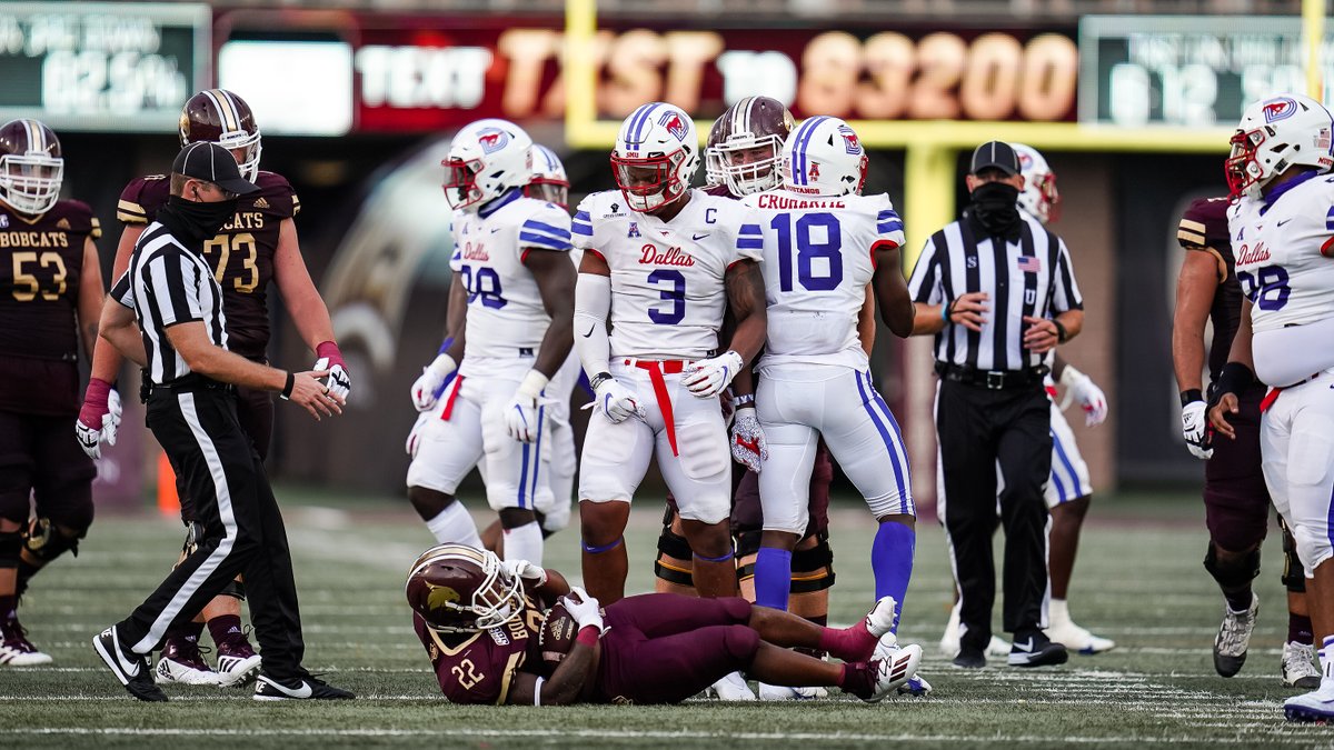 SMUFB's tweet photo. **drake voice**
that's cold, ice cold, you didnโt have to do him like that
#TXSTbeat โ๏ธโ๏ธ #PonyUpDallas https://t.co/QLi7GKGj3v