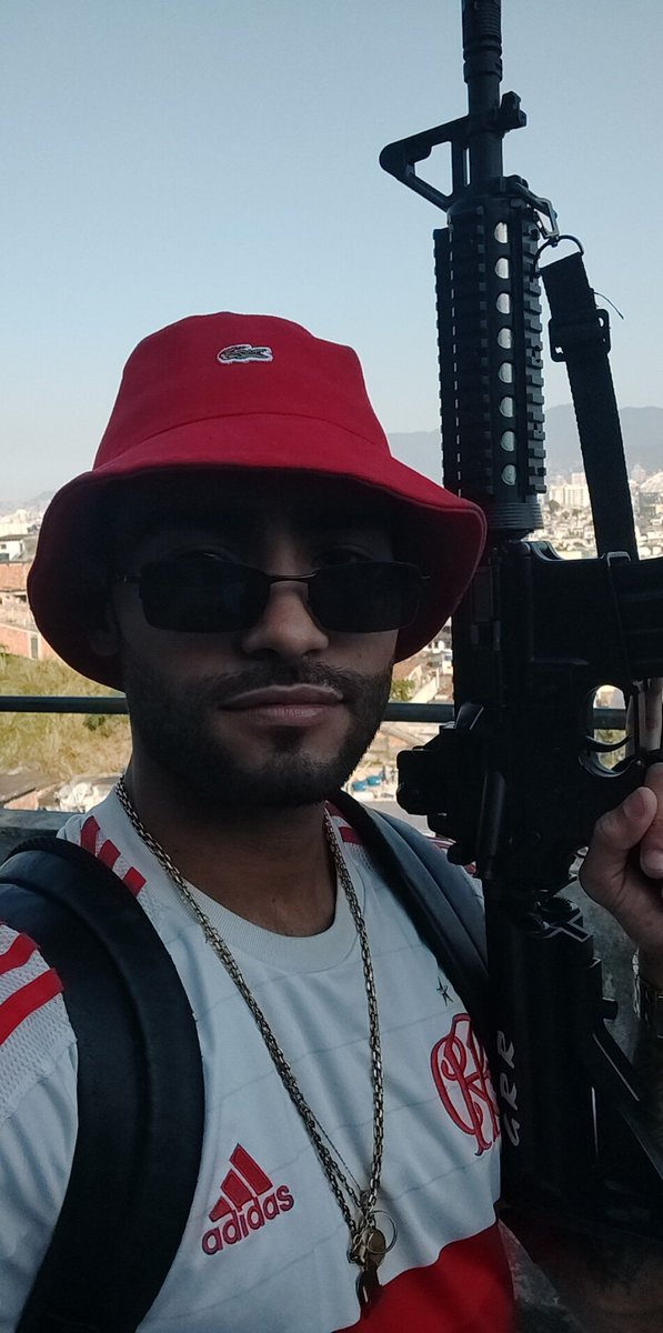 Rncrf18's tweet photo. Artista da favela!! 
🎥🤤💥

#assalt94 
#trapdecria
#clipezada https://t.co/NGjwCGwm8G