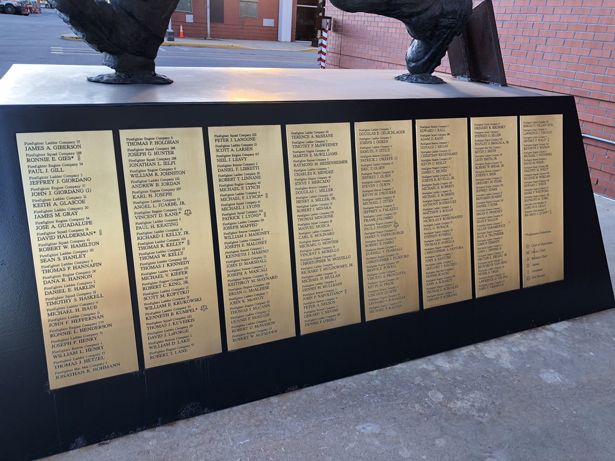 Firefrank76's tweet photo. In front of Building 12 at the #FDNY Fire Academy sits a bronze statue depicting #Firefighter Steven Siller as he ran through the Brooklyn Battery Tunnel responding to the WTC on 9-11-01. This statue honors our members lost that day listing all 343 of their names #NeverForget https://t.co/B4GgyHzSbr