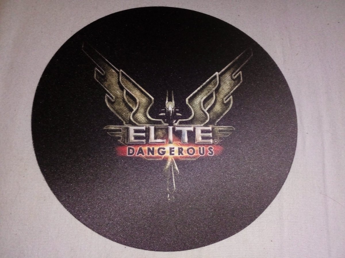 CMDR_Eniloracx's tweet photo. My new mouse pad #bft1 #bloodfoxtribe #EliteDangerous https://t.co/341uAi5Pud