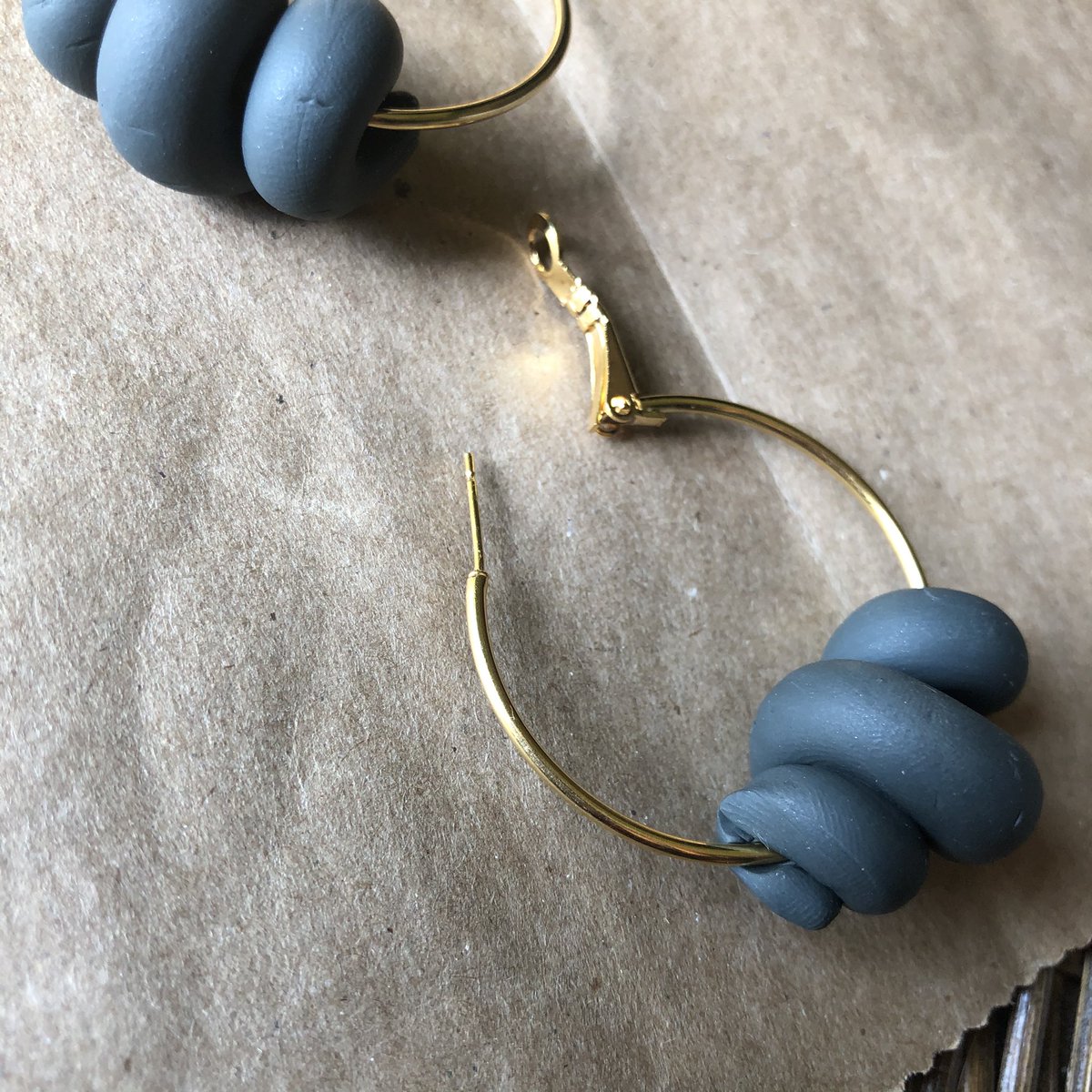 heavencolbert34's tweet photo. It cost nothing to retweet and support a young black business owner! No pressure though lol. 🧚🏽

Handmade earrings on my Etsy shop! New styles up! https://t.co/WzXC7hYvM0