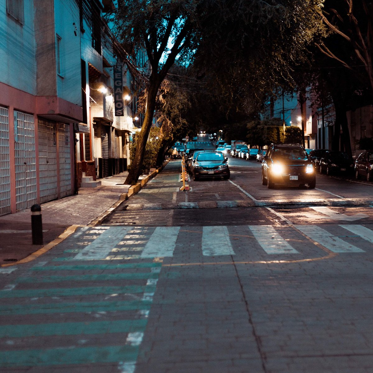 CsarGonzlezMor1's tweet photo. Cruce #yourshotphotographer #500px #mottpe #mexicocity #Regulo #streetview #streetphotography https://t.co/LDKS9Fbzma