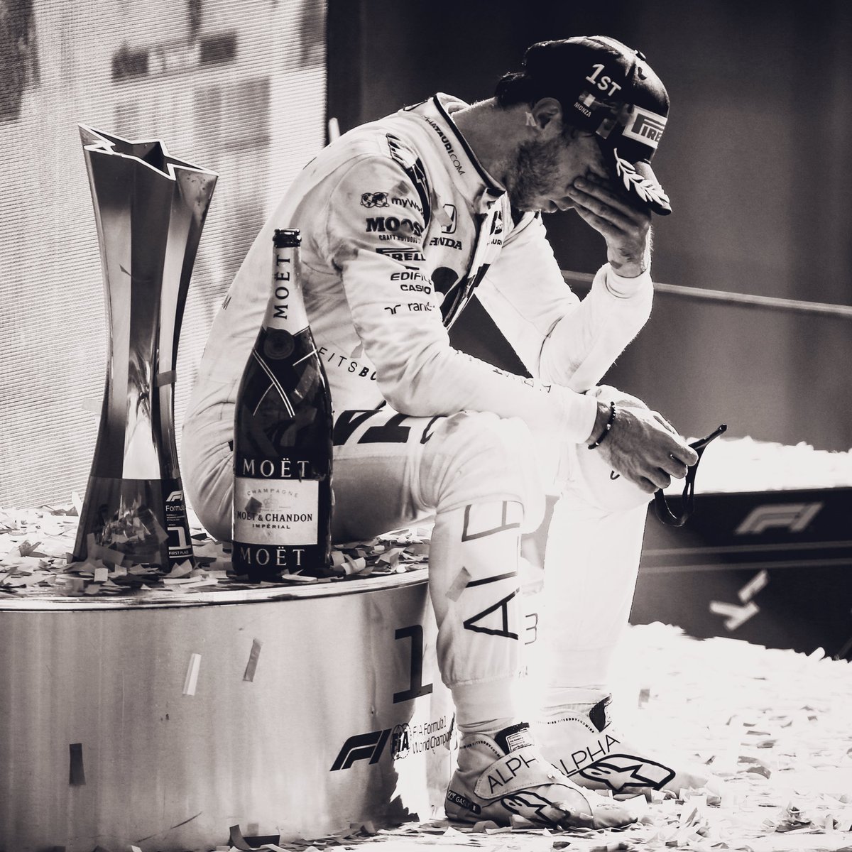 I haven’t post anything on Twitter for a while. Today I have to. Probably my best picture of the season. Bravo Pierre !