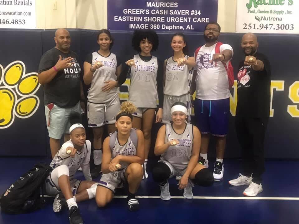 JamesBrister17's tweet photo. All these girls r great players and even better teammates!🔥🔥🔥 https://t.co/NiPKQO72Rc