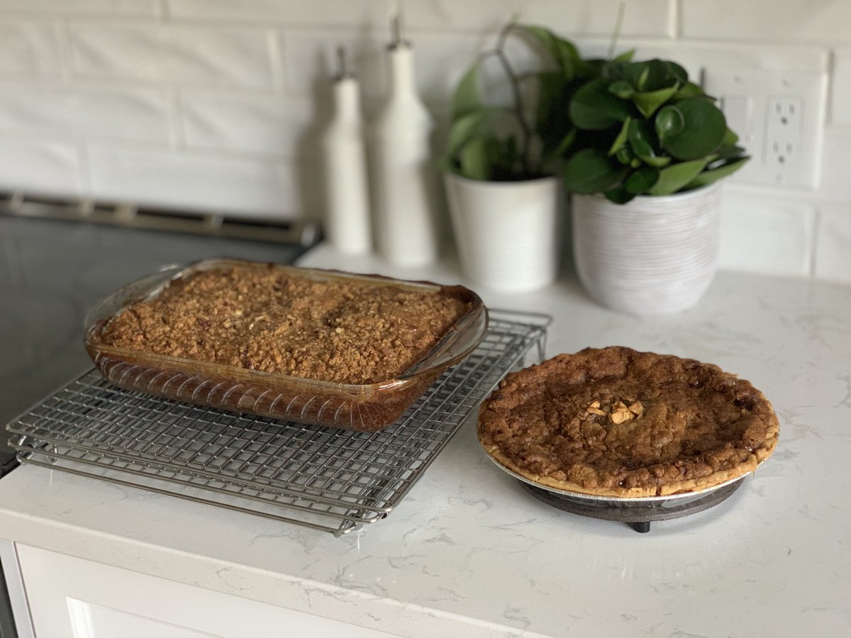 QuietlyClicking's tweet photo. ๐๐๐Apple season! ๐๐๐
My daughter and I made a Cinnamon Apple Coffee Cake and an Apple Crumble Pie. Delish!
#HouseSmellsAmazing #Fall #Apple #Baking https://t.co/dbzq4u5ick