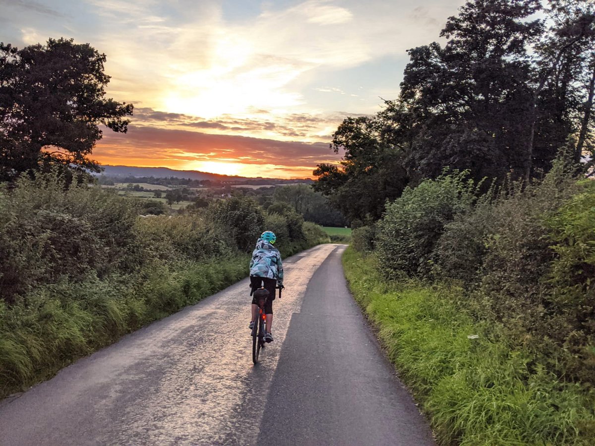 Chasing views 🚴‍♂️💚
#FunOnTwoWheels #Cycling #Birmingham #Sunset #BikeLife 

📸 @MrBeerYeti