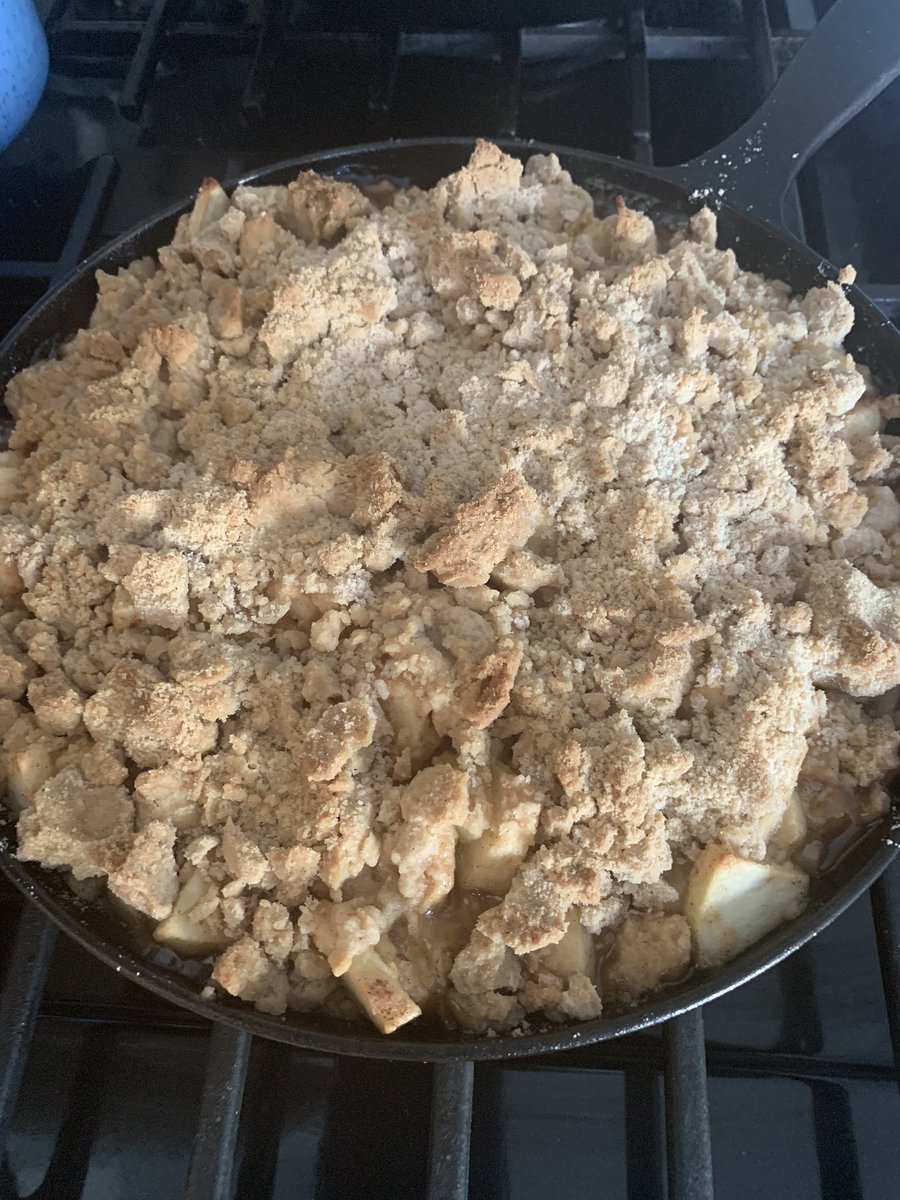kgriff716's tweet photo. Apple crisp kind of night! #fallflavor #notpumpkinspice https://t.co/P6fuN8pxQd