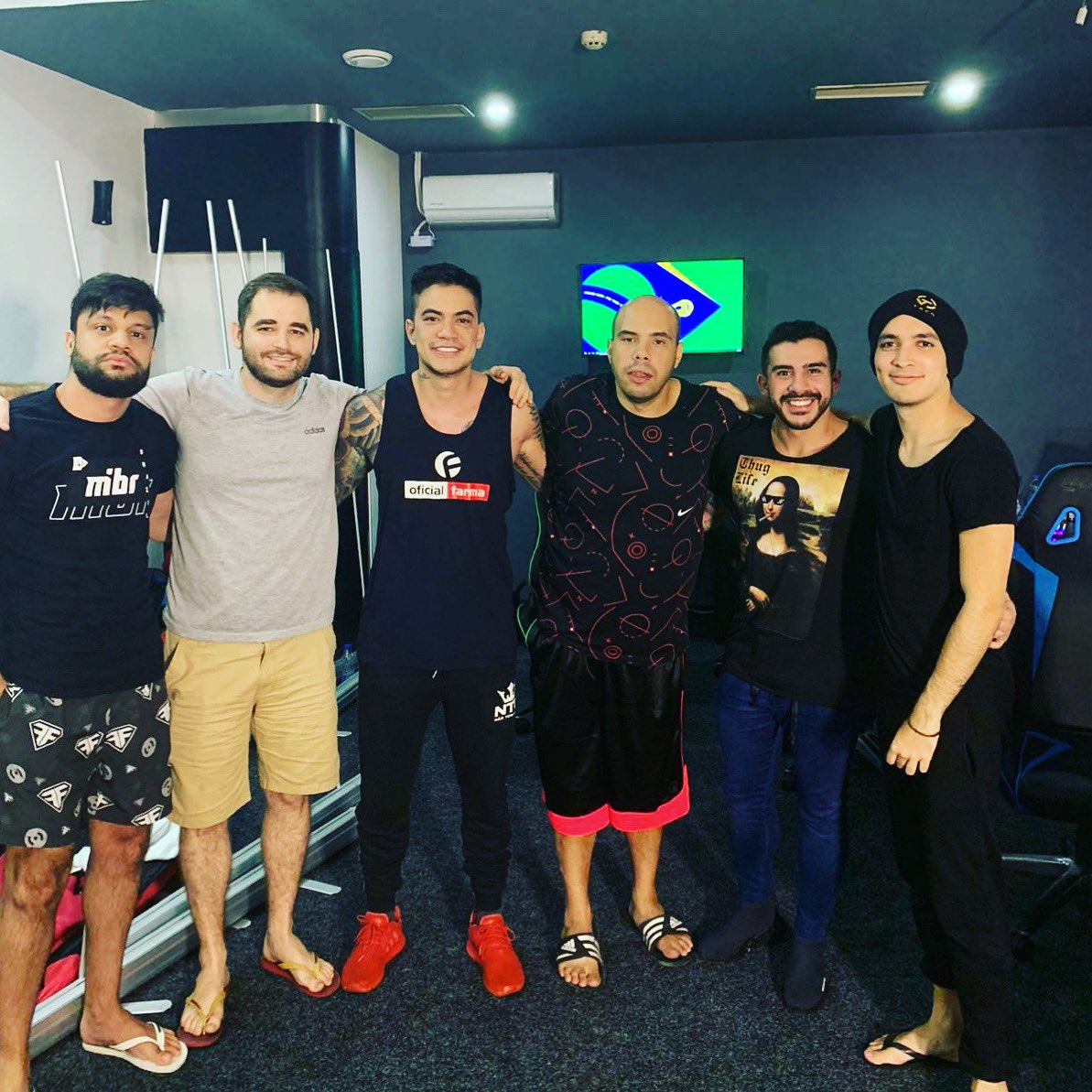 FalleNCS's tweet photo. Nostalgia pura, bons tempos vivemos  juntos !! Tmj @fer @linfnx @coldzera @TACOCS @ricsini https://t.co/BCluVgqIqJ