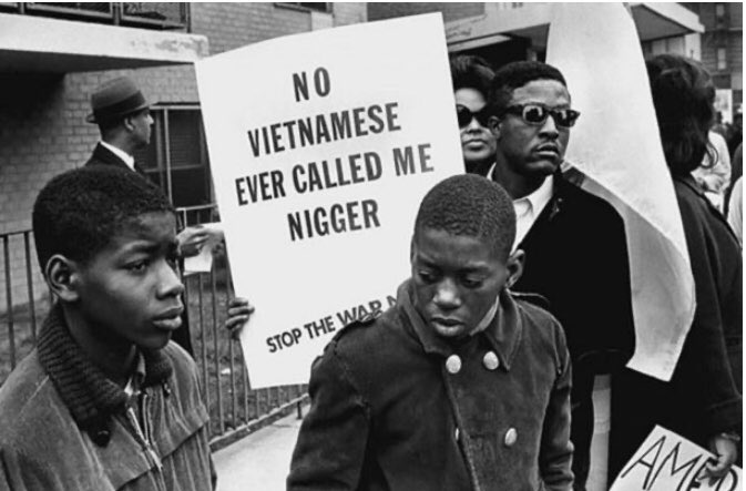 Des Afro-Americains protestent contre la guerre du Vietnam  (1967)