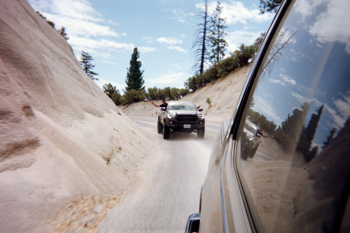 cpendy_'s tweet photo. film from da creek https://t.co/ZJ0Th2bIKe