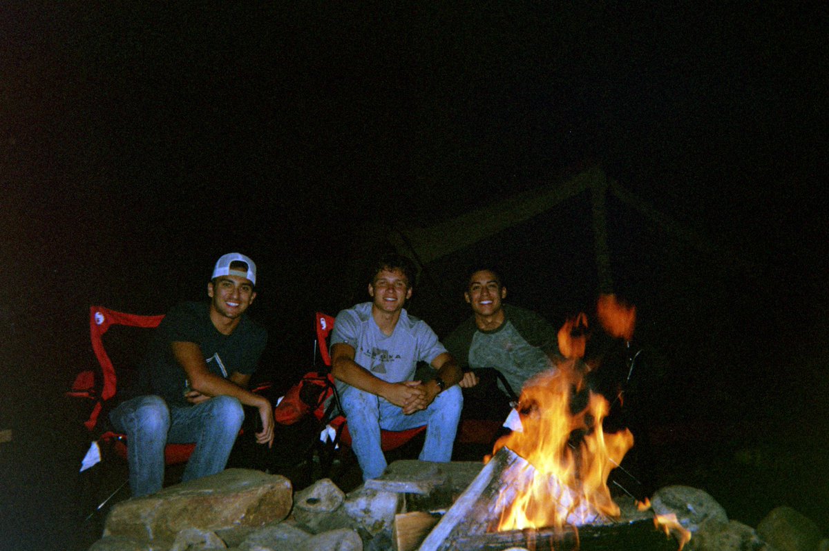 cpendy_'s tweet photo. film from da creek https://t.co/ZJ0Th2bIKe