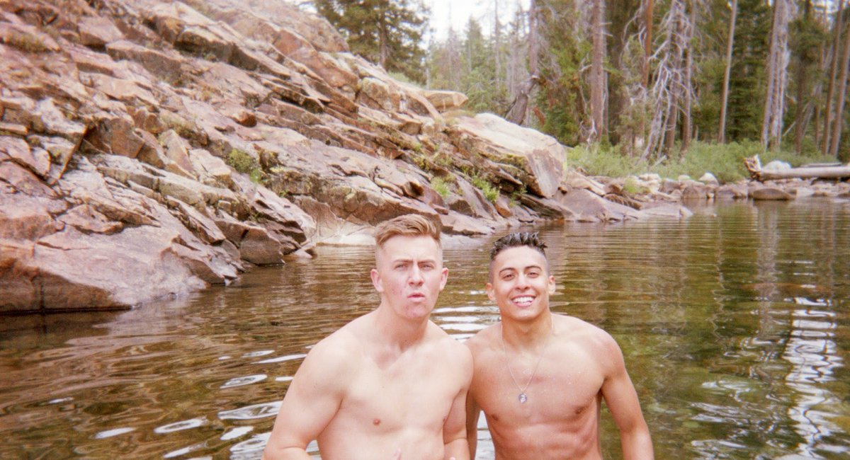 cpendy_'s tweet photo. film from da creek https://t.co/ZJ0Th2bIKe