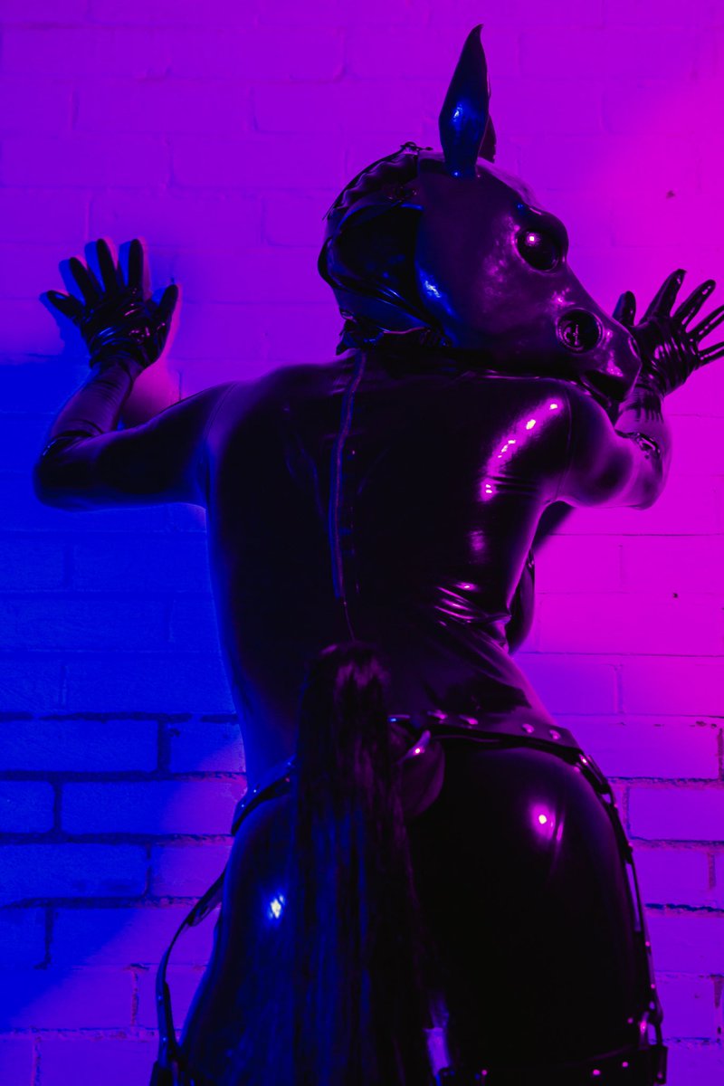 BlackCherryPony's tweet photo. Technically Monday in my corner of the world. So have some #PonyButtMonday. 
.
.
.
.
#ponyplay #latex #rubber #rubberpony #lookatmybutt #mybuttisamazing #ponyboy https://t.co/cGNg9D3OS8