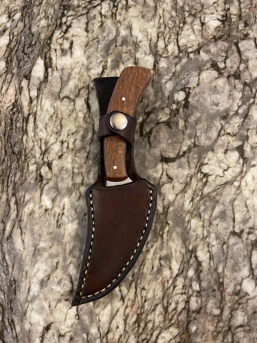 claytonadams31's tweet photo. I finally got it done @j_frazee! #sharpfinger made from 1095 steel, leopard wood, and red #vulcanized liner. #goleftcustomknives #customknives #weirdknifeguy #makeartnotwar #handmade #beamaker https://t.co/UIVKfVtOvI
