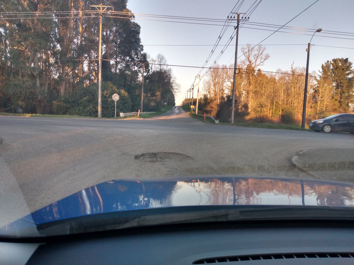 catalan_andrea's tweet photo. @moploslagos favor enviar a reparar soberano "evento" cruce #Pichil #Pichidamas km.12 #rutaU55 @jaimebertin @mop_chile @muni_osorno #Puertooctay https://t.co/nFtC5xDDpT