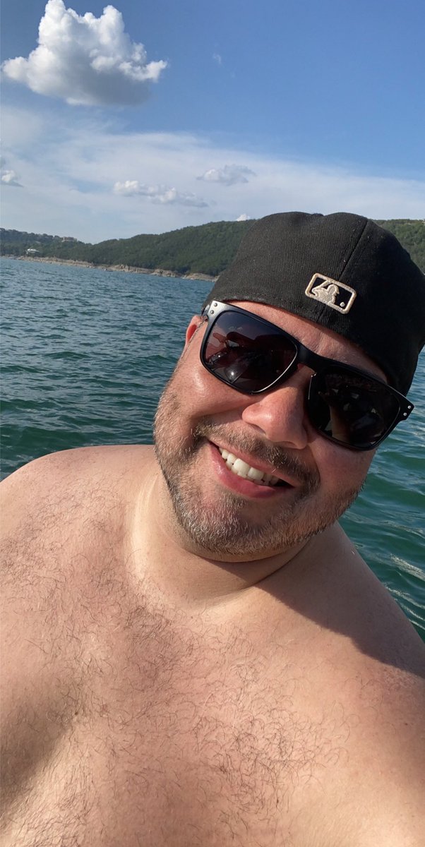 Castillotj07's tweet photo. Happy Labor Day Weekend.. #hippiehollow #austin #LaborDay #chubbybeardad #LakeTravis #SundayFunday https://t.co/MMHIuctiyq