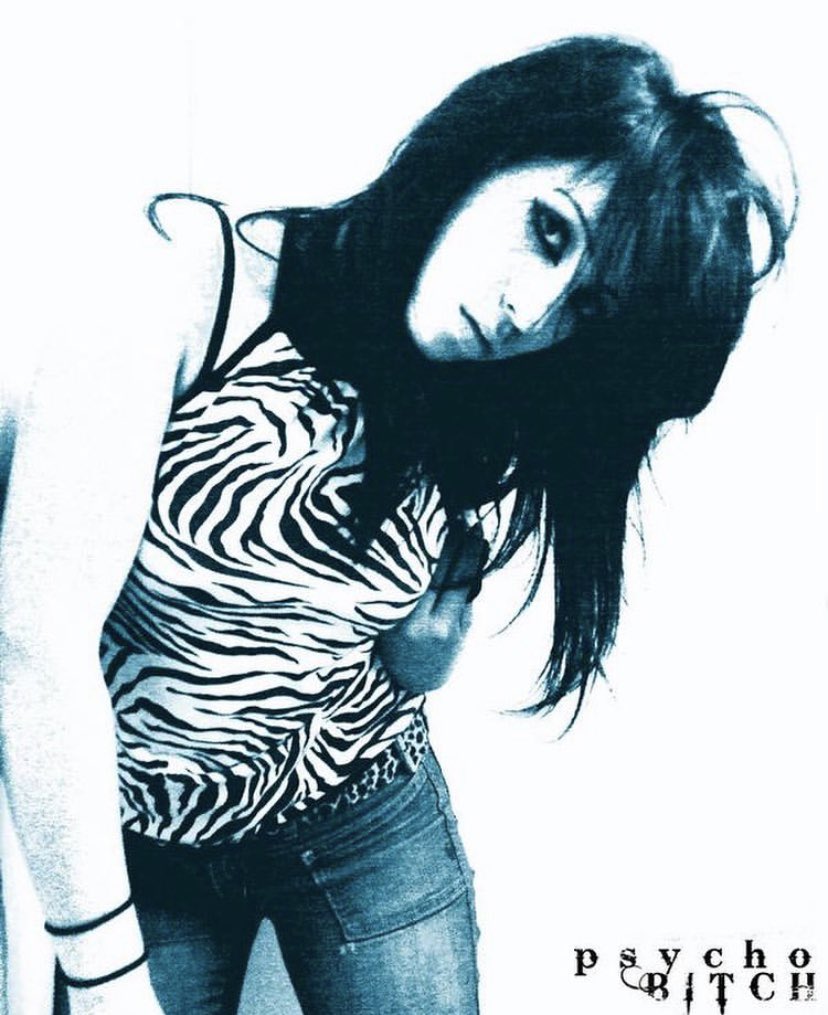 fkkinelena's tweet photo. pic circa 2006/7 #myspacethrowback #psychobitch #myspacedays https://t.co/96VHJkg5dt