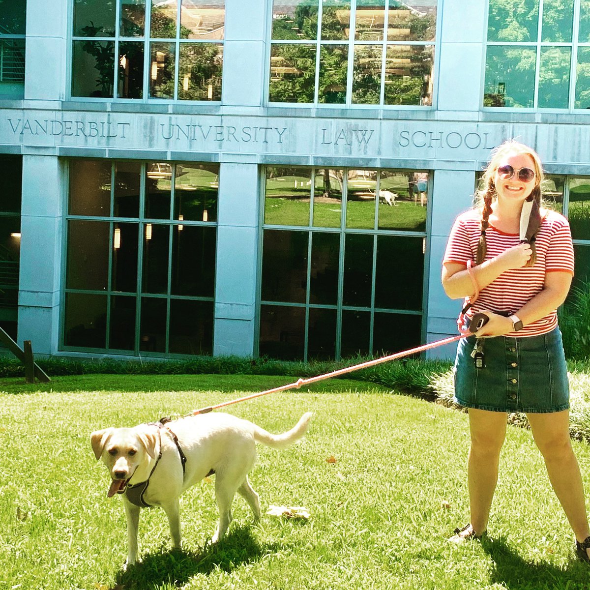 holt_RHS_MathIn's tweet image. Enjoyed seeing my girl in her element at Vanderbilt Law!