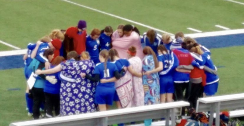 Keep your faith and focus on the bigger picture. God has us all in his hands, HE will never fail any of us. <a href="/CVAlbSoccer/">CV/Alburnett/INCA ⚽️</a> ❤️