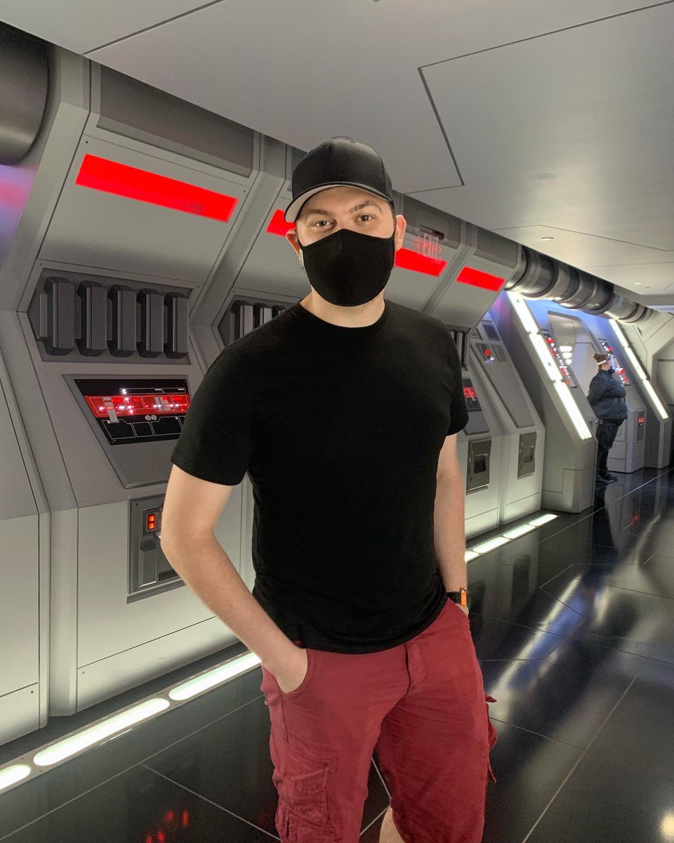 TheDrEric's tweet photo. Was finally about to experience #StarWars: Rise of The Resistance last week! Absolutely incredible! My new favorite ride without question! ✨

Well done, @WaltDisneyWorld 👏🏻👏🏻 https://t.co/GmkQk0SWg1