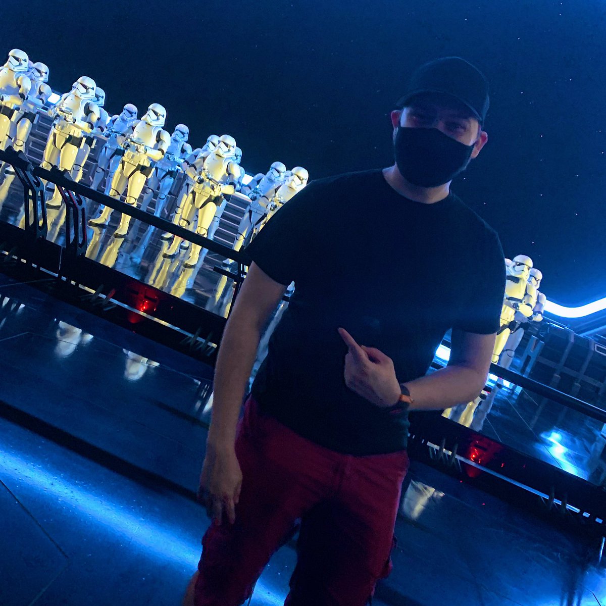 TheDrEric's tweet photo. Was finally about to experience #StarWars: Rise of The Resistance last week! Absolutely incredible! My new favorite ride without question! ✨

Well done, @WaltDisneyWorld 👏🏻👏🏻 https://t.co/GmkQk0SWg1