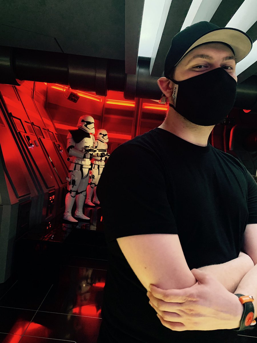 TheDrEric's tweet photo. Was finally about to experience #StarWars: Rise of The Resistance last week! Absolutely incredible! My new favorite ride without question! ✨

Well done, @WaltDisneyWorld 👏🏻👏🏻 https://t.co/GmkQk0SWg1