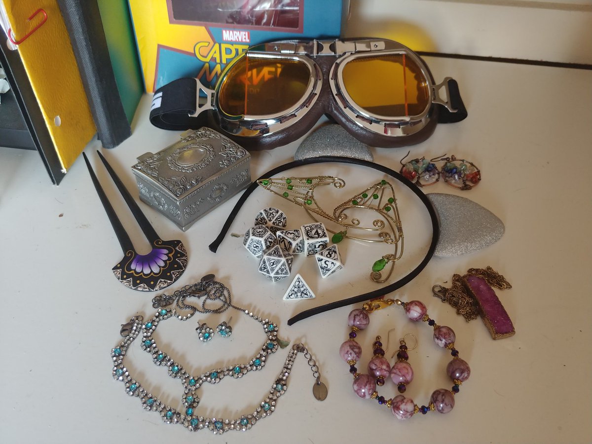 arbrushfoot's tweet photo. The things you forgot about that you find while cleaning your room. ๐ #maybeitsasign https://t.co/8FIXFuhDPk
