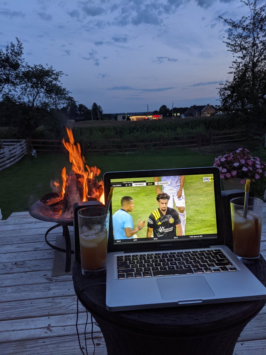twiterLESSjon's tweet photo. Soccer, bourbon + apple cider, and a non-zero chance to burn the house down: https://t.co/6qjBmiDGsA