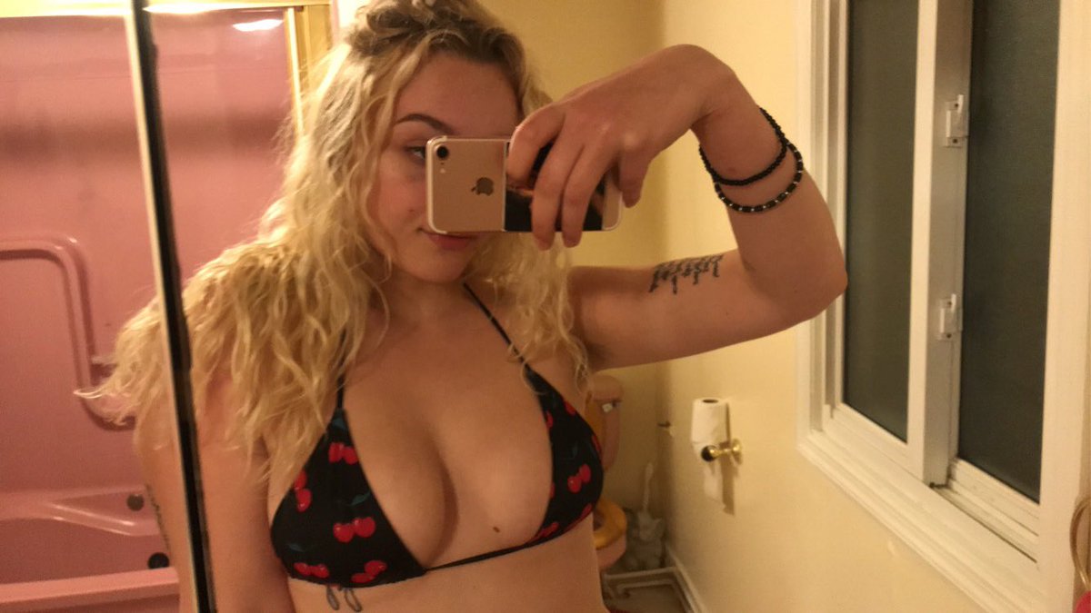alcslut35's tweet photo. New content posted today😘 https://t.co/cXVkC54Eeg https://t.co/jxb2o74S9I