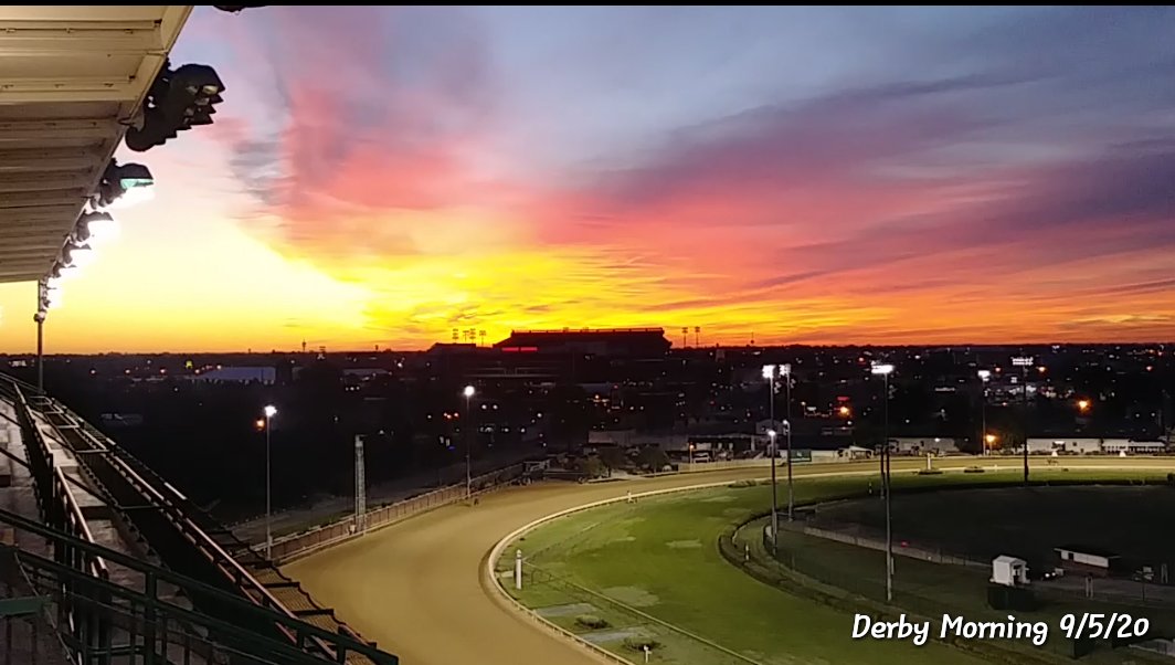 tdale07's tweet image. It was a BEAUTIFUL sky over #ChurchillDowns 
#Derby2020