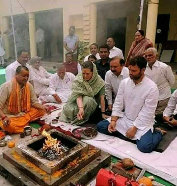 Rasode ka Fact checker  @zoo_bear misused pic of Meditation at Buddhist Mahabodhi Temple in Gaya as Modi praying in a Hindu temple. They are not Fact Checkers, they are trolls paid to defend dumb Gandhis.