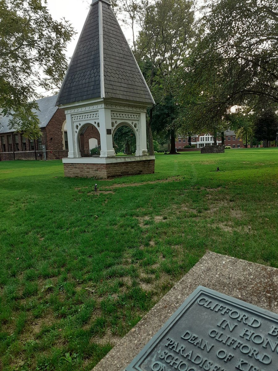 LucaSklenar's tweet photo. Finished my first full day at the @TheKiskiSchool! Walked around the Campus within Covid restrictions and feel more comfortable with my "on-campus navigations".
@GIfootballChris @GridironImports https://t.co/yhWZlSAuQO
