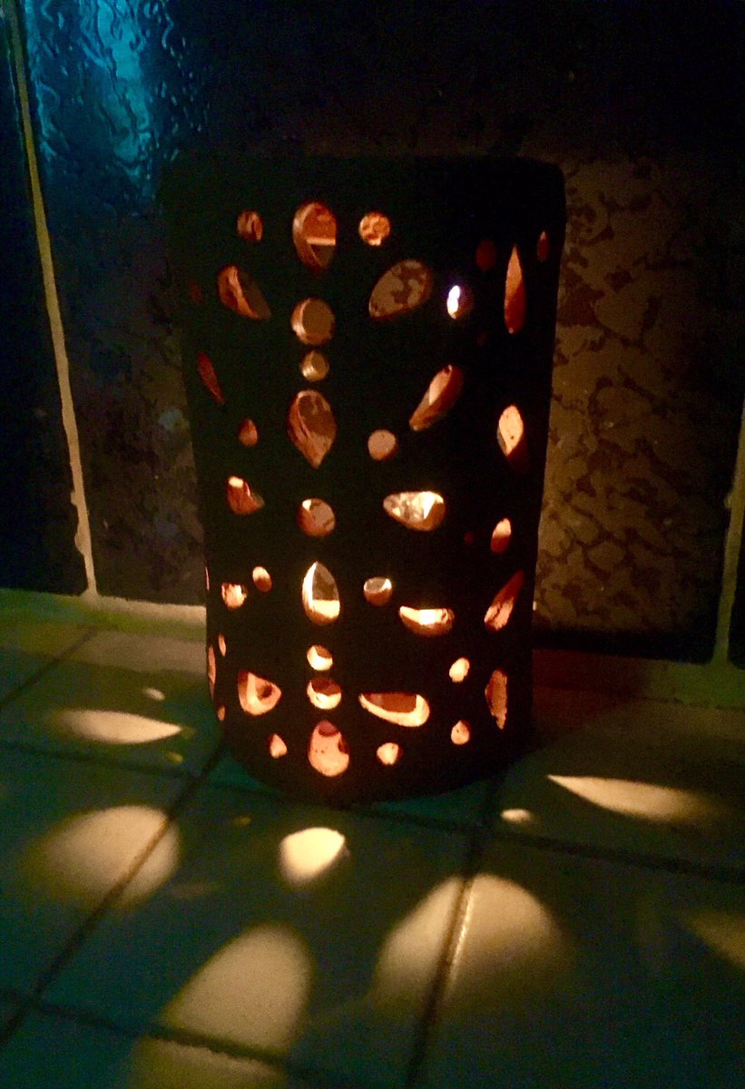 mayte91501409's tweet photo. #luces #mayte #ceramicamayte #terracota #velas #lamps #penumbras #luz https://t.co/5vXf5sPcHe
