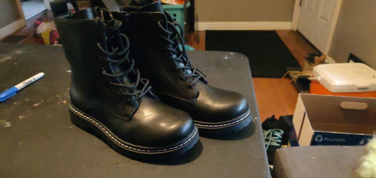 WiffWhitney's tweet photo. I may have a boot problem...but look how good these new boots look! I'm so exsided to where them. 
.
.
.
#torid #DocMartin #Boots https://t.co/G6bgHaxi4X