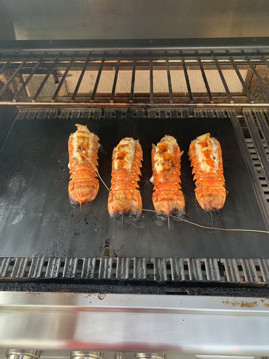 Mabbott915's tweet photo. #Dadsbegrillin   Don’t be scared of Whittinghams Lobsters. Delicious.  And I tried to pull the temp sensor out without my glove on. https://t.co/7BI2O28WIN