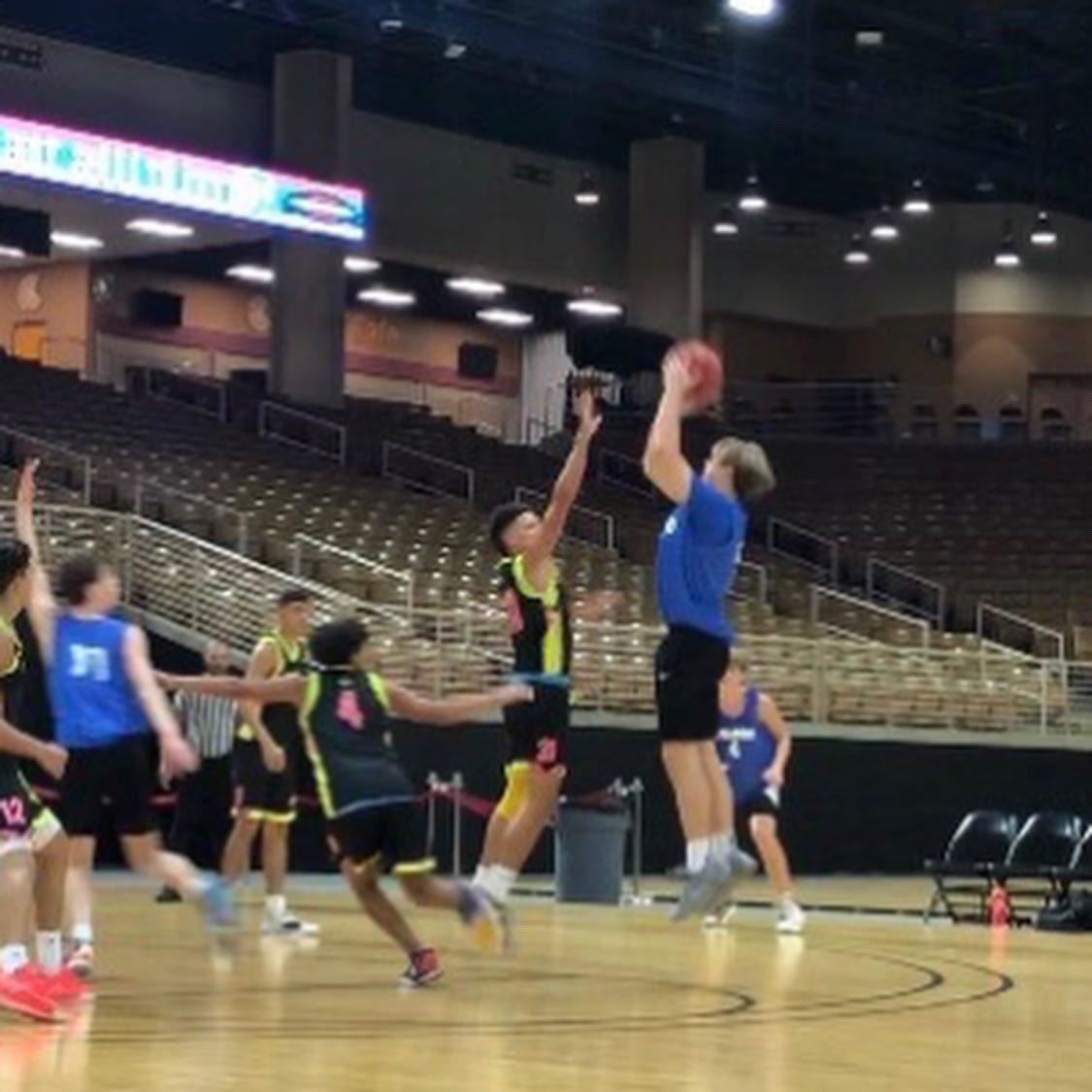 BollesBoys's tweet photo. Great weekend for these Bulldogs at FABC Team Camp. Finished 5-0 in the top division. Bobby Crouch avg 24.8 ppg 10.2 rpg and 7.8 apg, including a triple double in final game. @prephoopsfl @JustinBarneyTV @ThePrepZone @JAX_MBB @UNFBBALL @FABCHoops @JakePerper @YaleCoachSimon https://t.co/QS8O7GVJqR