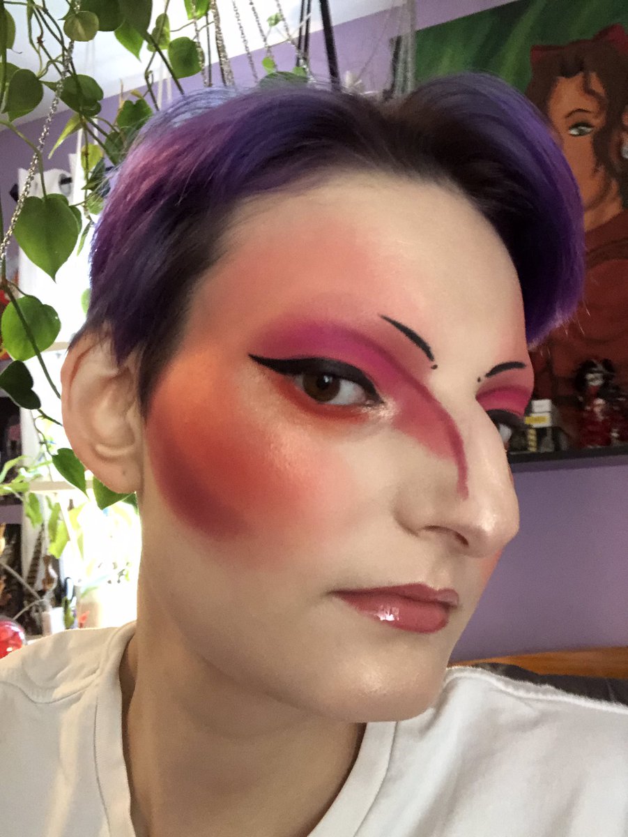 fullfringal's tweet photo. Pink dreamy skies
✨💖🌸🌺💗🍓💋🎀❣️✨
#makeup #makeupoftheday #muotd #editorialmakeup #creativemakeup #artmakeup #artisticmakeup #makeupisart #makeupfirstnegativitylast #makeuplook #makeuplooks #BHCosmetics #colorfulmakeup #pink #pinkmakeup https://t.co/kRXw4d0RL3