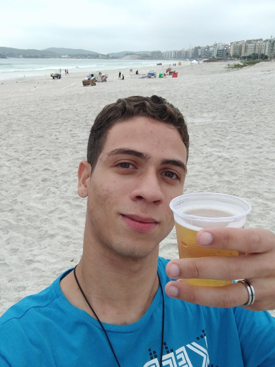 _ocostt's tweet image. estou lutando contra o álcool// eu lutando 🤪🍺
#LGBTQnaoTemPaz