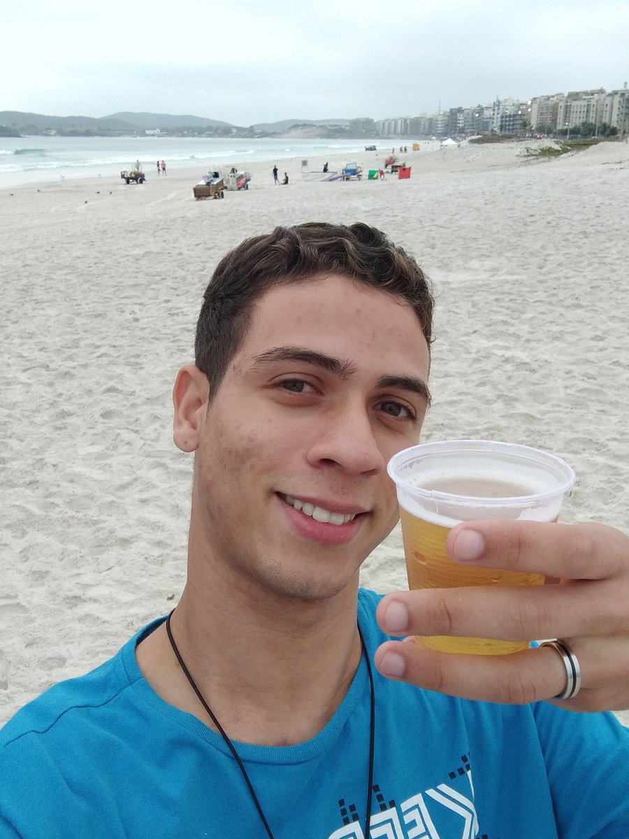 _ocostt's tweet image. estou lutando contra o álcool// eu lutando 🤪🍺
#LGBTQnaoTemPaz