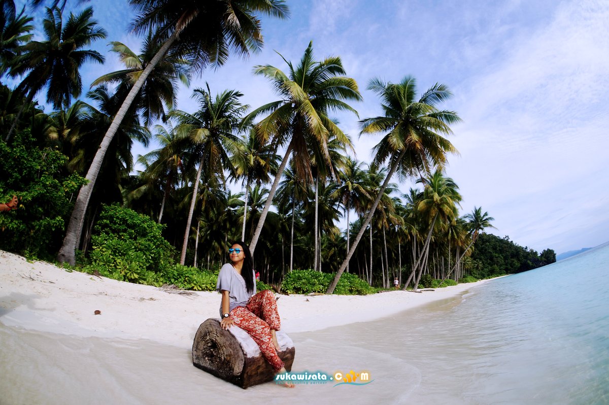 SukaWisata's tweet photo. OPEN TRIP SOMBORI LABENGKI :
--------------------------
✤ #Sombori #Labengki 3H2M > 1.298K
✤ Sombori - Labengki - #Moramo 4H3M > 1.898K
✤ Sombori - Labengki Villa 3H2M >> 2.298K
✤ Sombori - Labengki Resort 3H2M >> 3.098K
--------------------------
https://t.co/WIsyvl3iiv https://t.co/Amkf49pvBJ