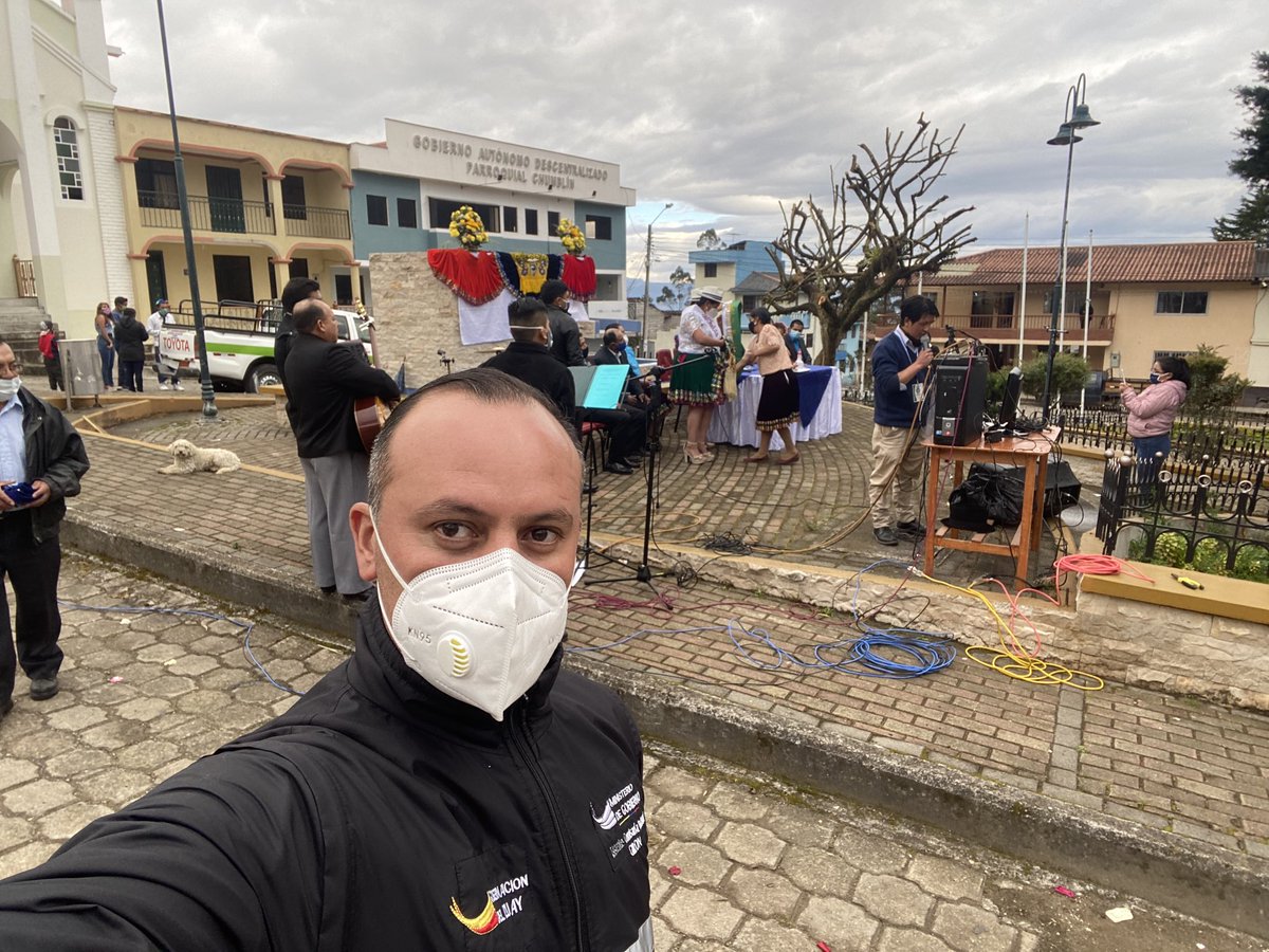 Se  realiza el operativo de control y distanciamiento en la reelección de la cholita Chumblinence de la parroquia, para evitar la aglomeración de las personas. Autoridades que intervinieron Jefe Político, Teniente Político y Comisarío Nacional del Cantón San Fernando.