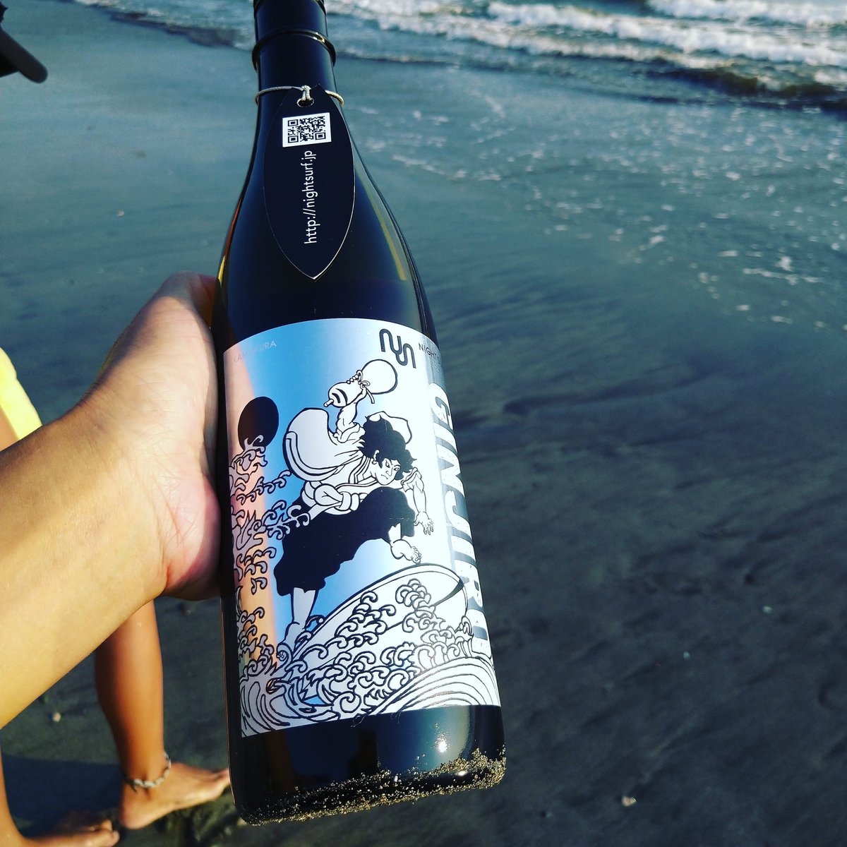 nightsurf1192's tweet photo. https://t.co/S5Vtb8bAYp

Night surf!Keep on surfing!

#ginjiro #nightsurf #japanesesake #sake #liquor #booze #alcohol #kamakura #japan #japanese #nihonshu #kamakuragift  #surf #surfing #surfinglife #鎌倉 #日本酒 #波乗り #銀次郎 #日本酒で乾杯 #サーフィン  #清酒  #日本��酒 https://t.co/bKOuxJFIhx