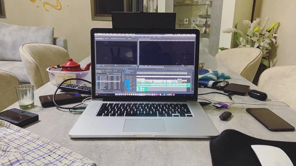 papyproslife's tweet image. Je drop la video toute de suite ou demain?
#Latenightediting #Premierepro